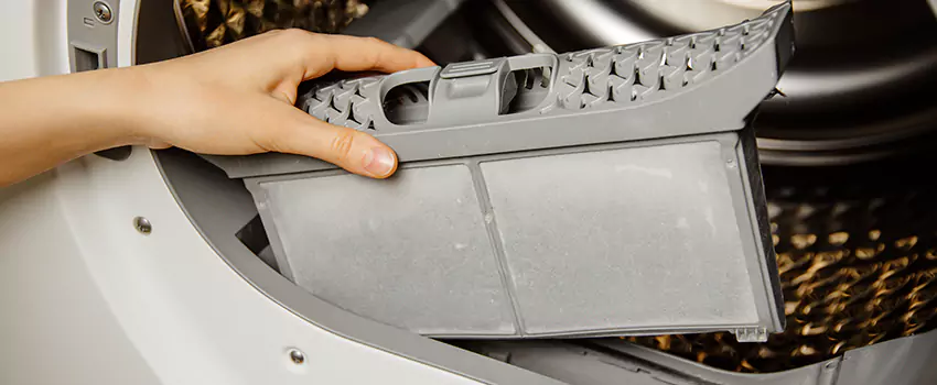 Signs Of A Clogged Dryer Lint Trap in Leisure City, Florida